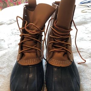 Bean boots with navy bottom